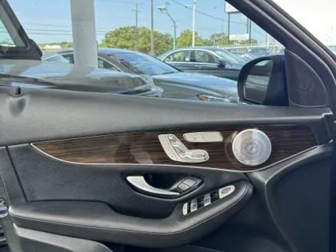 Used 2018 Mercedes-Benz GLC 300 4MATIC image 19