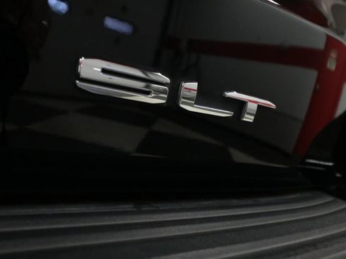 Used 2022 GMC Yukon SLT w/ SLT Premium Package image 34