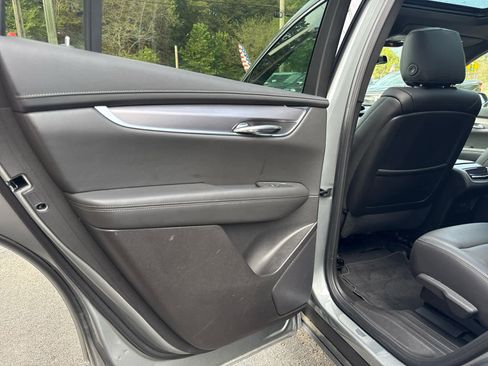 Used 2024 Cadillac XT6 Luxury w/ LPO, Floor Liner Package image 24