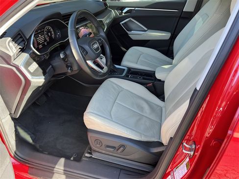 Used 2020 Audi Q3 2.0T Premium Plus image 7