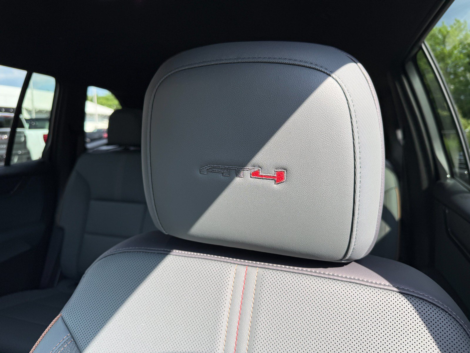 Certified 2025 GMC Acadia AT4 AWD/4WD image 15