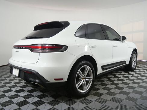 Used 2022 Porsche Macan AWD/4WD image 3