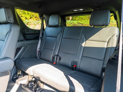 Used 2024 Chevrolet Tahoe Z71 AWD/4WD image 19