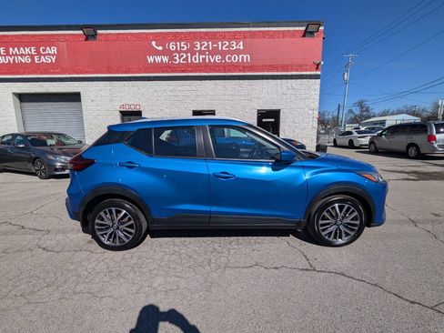Used 2024 Nissan Kicks SV FWD image 5