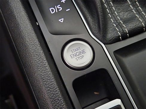 Used 2021 Volkswagen Atlas SE w/ Panoramic Sunroof Package image 22