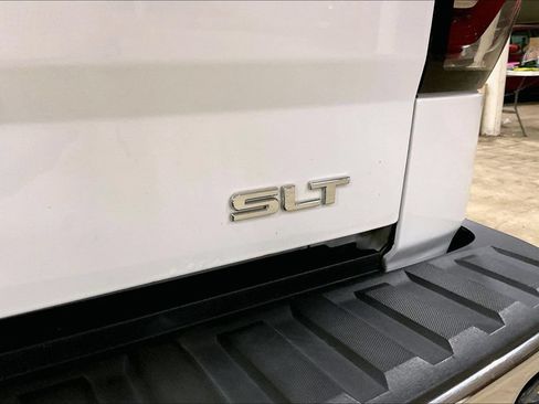 Used 2017 GMC Sierra 1500 SLT w/ SLT Preferred Package AWD/4WD image 8