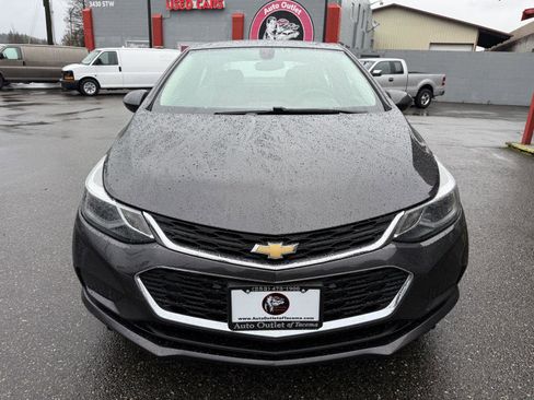 Used 2017 Chevrolet Cruze LT image 5