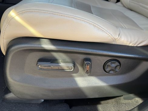 Used 2017 Honda CR-V Touring image 22