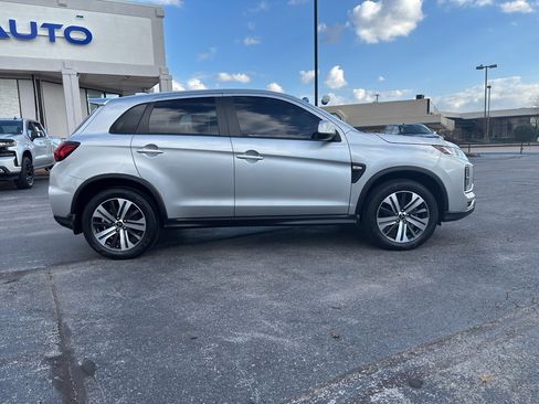 Used 2023 Mitsubishi Outlander Sport ES image 3