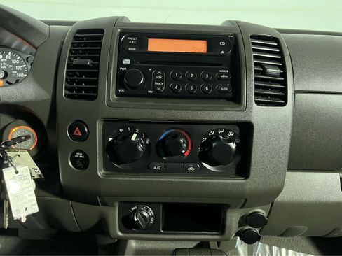 Used 2007 Nissan Frontier SE w/ SE Value Truck Pkg image 10