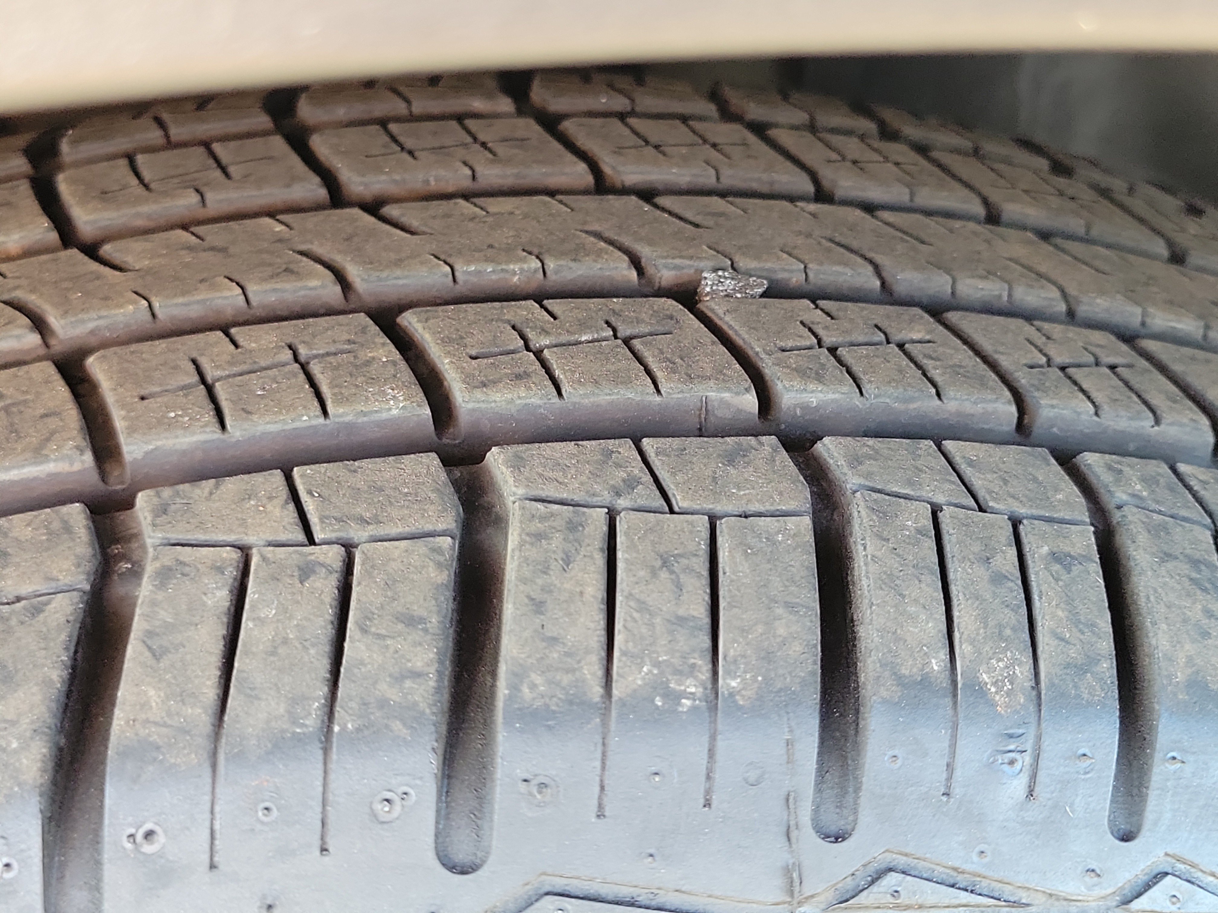 Used 2017 Ford Explorer XLT w/ Equipment Group 202A FWD image 8