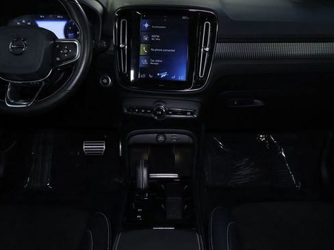 Used 2019 Volvo XC40 T5 R-Design image 18
