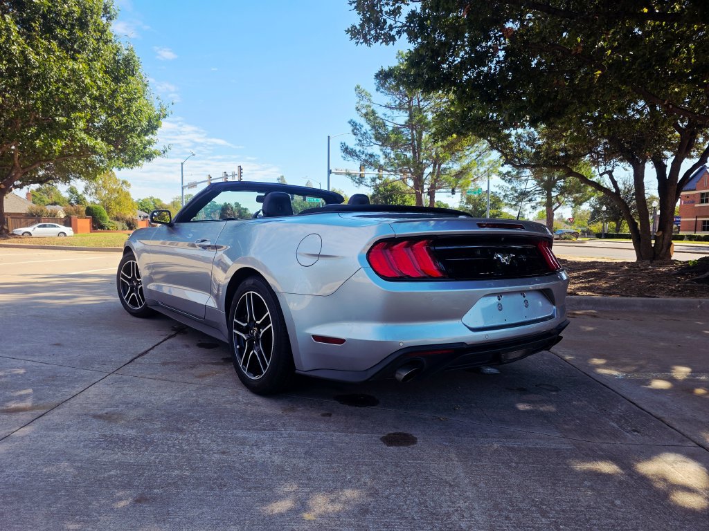 Used 2020 Ford Mustang Premium RWD image 10