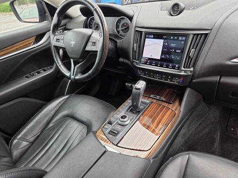 Used 2022 Maserati Levante GT image 27