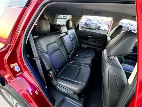 Used 2022 Nissan Pathfinder SL image 33