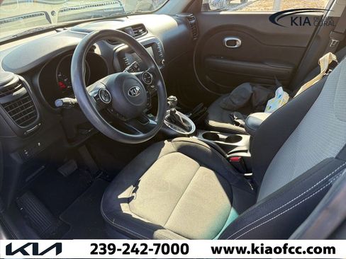 Used 2019 Kia Soul + image 2
