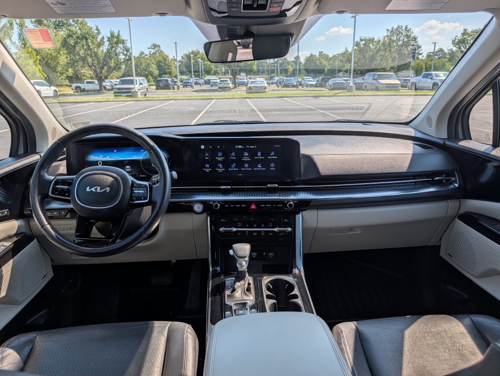 Used 2024 Kia Carnival SX Prestige FWD image 2