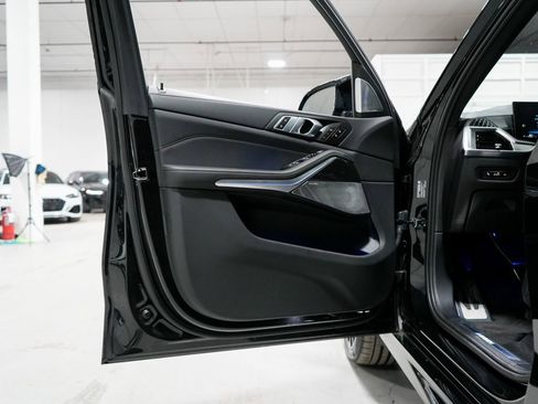 Used 2025 BMW X5 M60i image 28