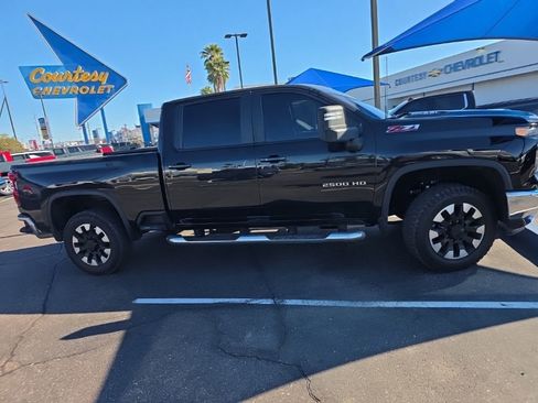 Used 2025 Chevrolet Silverado 2500 LT w/ Convenience Package image 4