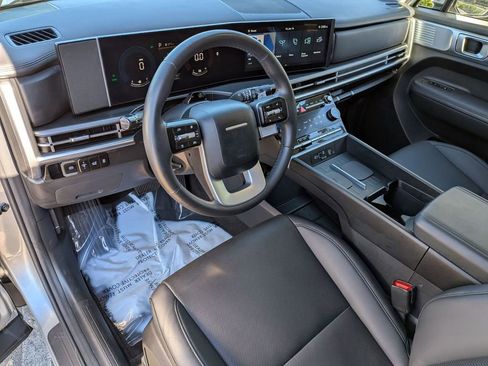 Certified 2025 Hyundai Santa Fe SEL image 15