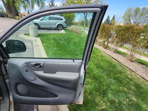 Used 2004 Dodge Grand Caravan SXT w/ Trailer Tow Prep Group FWD image 30
