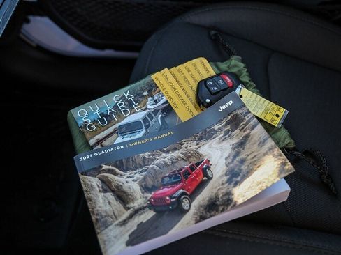 Used 2023 Jeep Gladiator Willys image 38