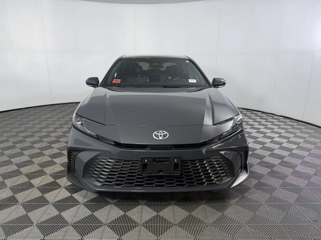 Used 2025 Toyota Camry SE FWD image 2
