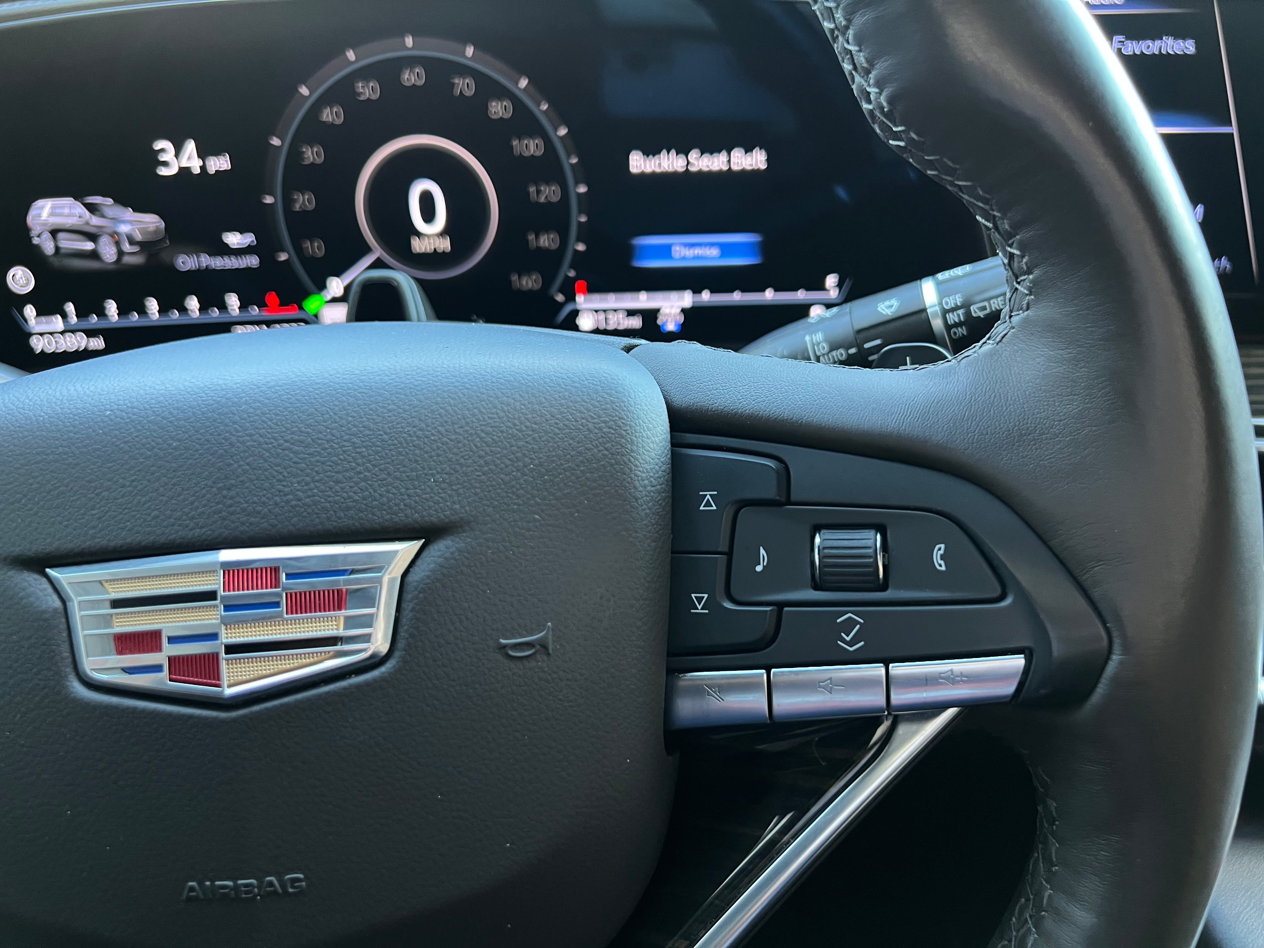 Used 2022 Cadillac Escalade Premium Luxury AWD/4WD image 20