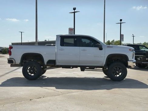 Used 2020 Chevrolet Silverado 2500 LT w/ Convenience Package AWD/4WD image 8