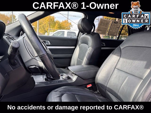 Used 2017 Ford Explorer XLT w/ Equipment Group 202A AWD/4WD image 2