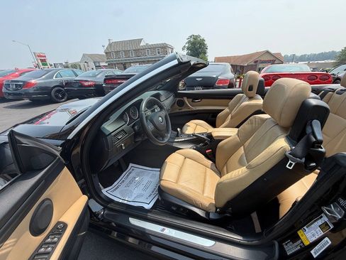 Used 2013 BMW M3 Convertible w/ Premium Pkg RWD image 12