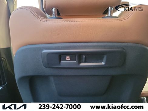 Used 2019 BMW X7 xDrive40i w/ Premium Package AWD/4WD image 17