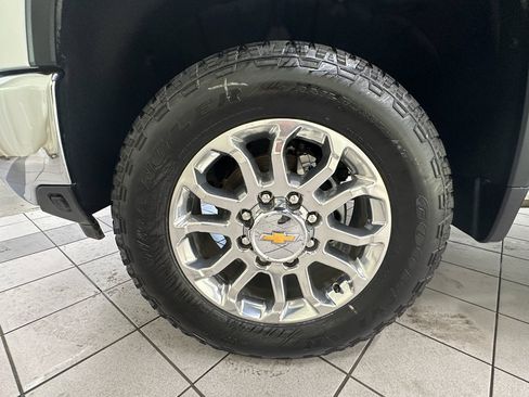 Certified 2025 Chevrolet Silverado 2500 LTZ w/ LTZ Premium Package image 42