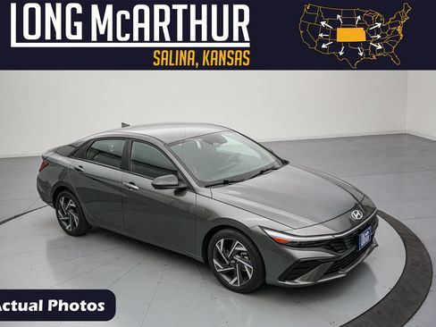Used 2025 Hyundai Elantra Sport FWD image 1