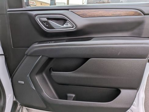 Used 2023 Chevrolet Suburban Premier image 33
