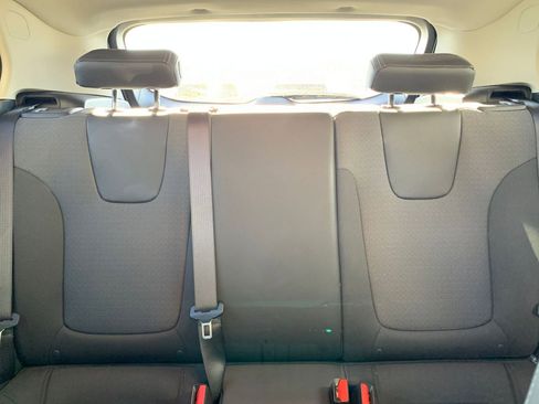 Used 2025 Buick Encore GX Preferred image 36