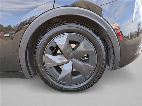 Used 2025 Toyota Prius LE image 20