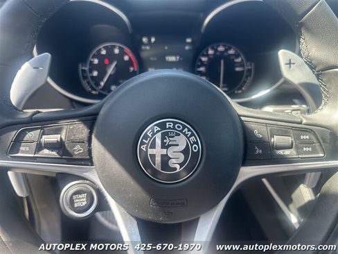 Used 2018 Alfa Romeo Stelvio Sport w/ Quick Order Package 22J Sport AWD/4WD image 27