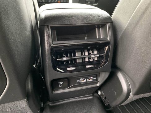 Used 2023 Jeep Grand Cherokee Altitude AWD/4WD image 41