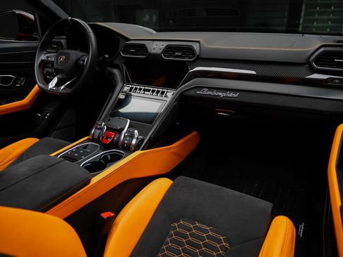 Used 2021 Lamborghini Urus AWD/4WD image 59