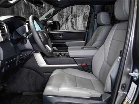 Used 2025 Toyota Tundra Limited image 3