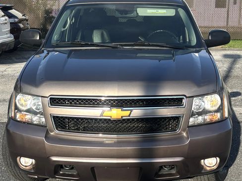 Used 2014 Chevrolet Suburban LT AWD/4WD image 2