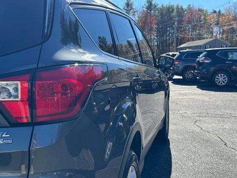 Used 2019 Ford Escape SEL image 16