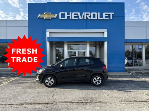 Used 2019 Chevrolet Trax LS FWD image 2