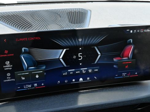 Used 2025 BMW 330i Sedan RWD image 18