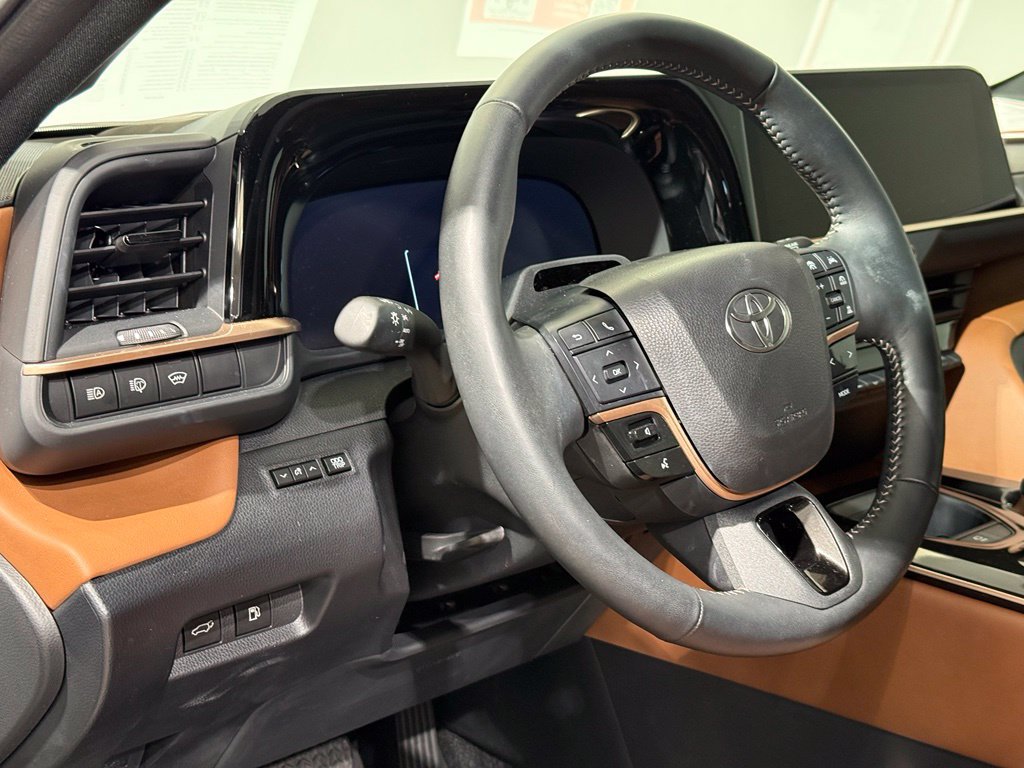 Certified 2025 Toyota Crown Signia w/ Advanced Technology Package AWD/4WD image 17