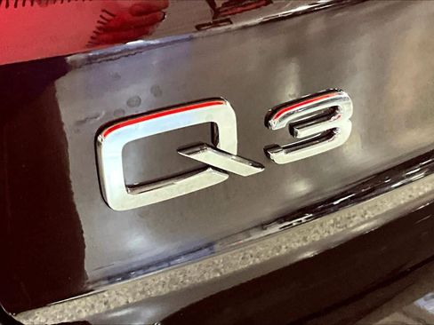 Certified 2025 Audi Q3 2.0T Premium w/ Convenience Package image 33