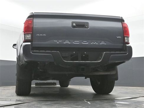 Used 2019 Toyota Tacoma TRD Sport image 45