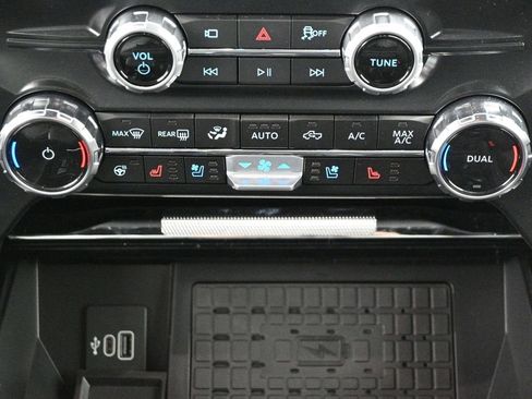 New 2025 Ford F150 Lariat w/ Equipment Group 502A High image 15