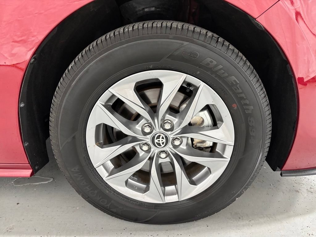 Used 2026 Toyota Sienna XLE AWD/4WD image 68